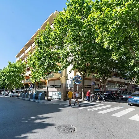 Global Market Apartment Salou